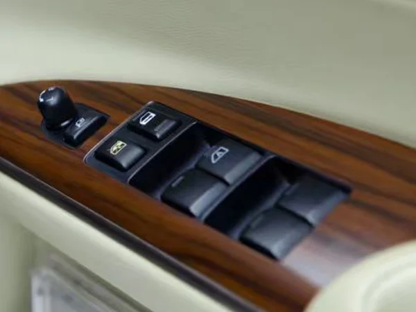 ¿Cómo deberían diseñarse las piezas de plástico del interior del automóvil para el interior de los vehículos modernos?